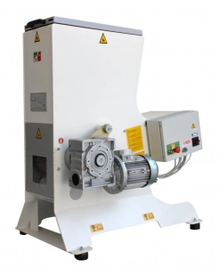 Młynek do gałęzi i makulatury Grinder M-0